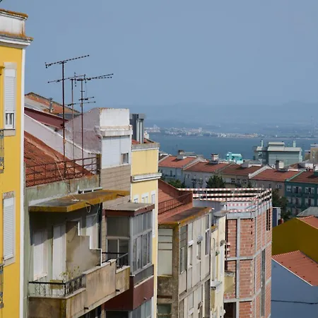 Apartman Elegant 3-bedroom With Tejo River View In Alameda
