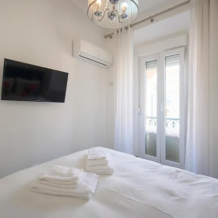Apartment Elegant 3-bedroom With Tejo River View In Alameda