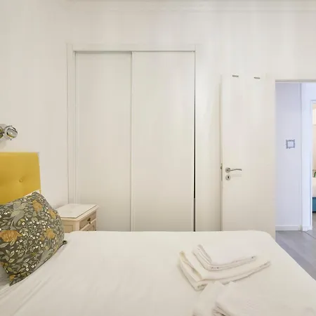 Elegant 3-bedroom With Tejo River View In Alameda