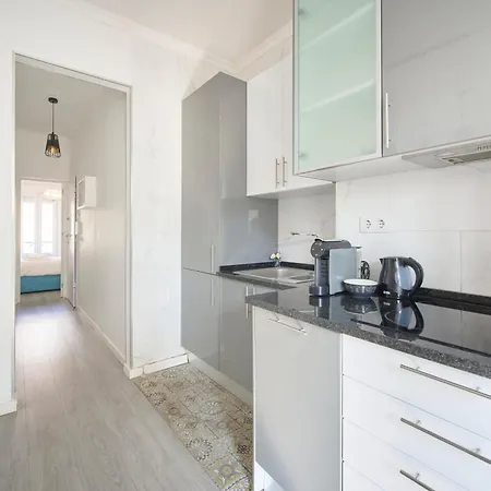 Elegant 3-bedroom With Tejo River View In Alameda Apartman
