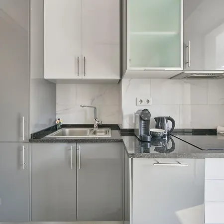 Elegant 3-bedroom With Tejo River View In Alameda * Lisbon