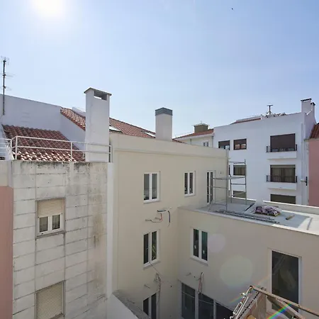 Elegant 3-bedroom With Tejo River View In Alameda