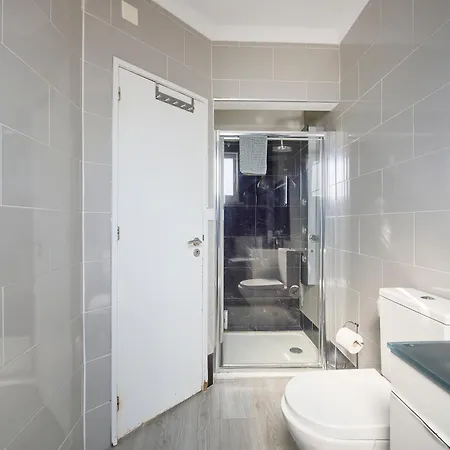 Elegant 3-bedroom With Tejo River View In Alameda Lisbon