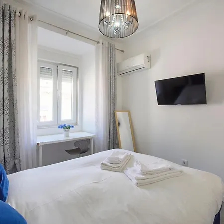 Elegant 3-bedroom With Tejo River View In Alameda Apartment *