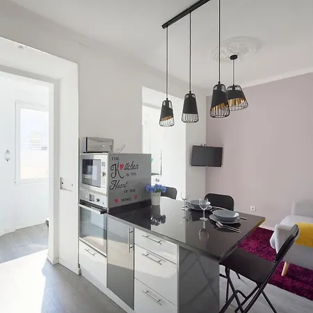 Elegant 3-bedroom With Tejo River View In Alameda Апартаменты Лиссабон