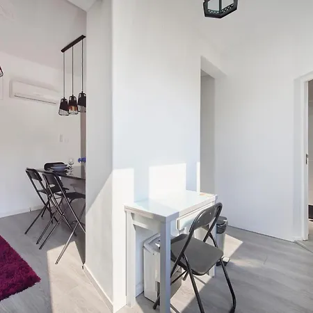 Апартаменты Elegant 3-bedroom With Tejo River View In Alameda Лиссабон