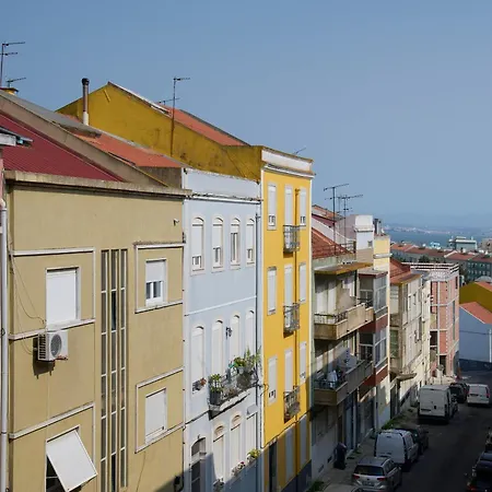 Elegant 3-bedroom With Tejo River View In Alameda Апартаменты